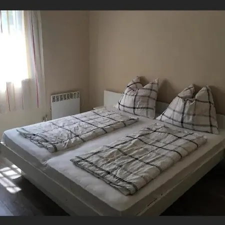 Apartament Hanna Apartman 2 *